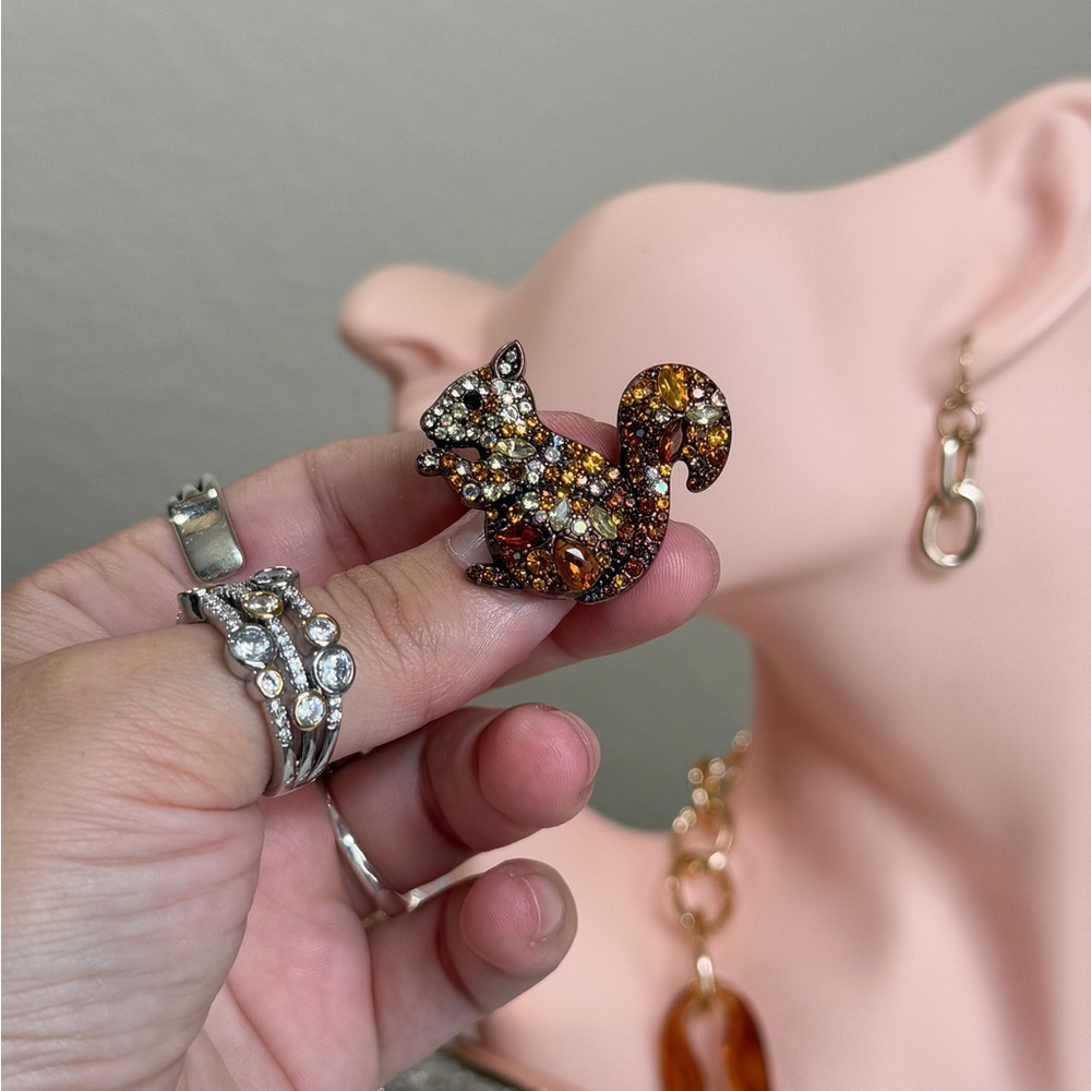 Sparkling Squirrel Brooch with Gem Accents Squirrel - Picture 5 of 7